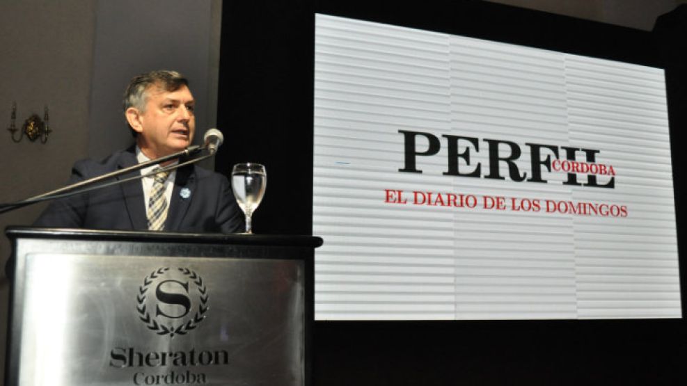A la hora de los discursos, De la Reta rememoró la gestación del diario Perfil Córdoba