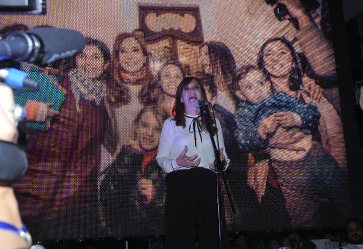 Cristina mete presión sobre su candidatura