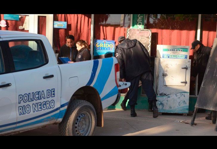 Encontraron a un nene de siete años muerto en un freezer