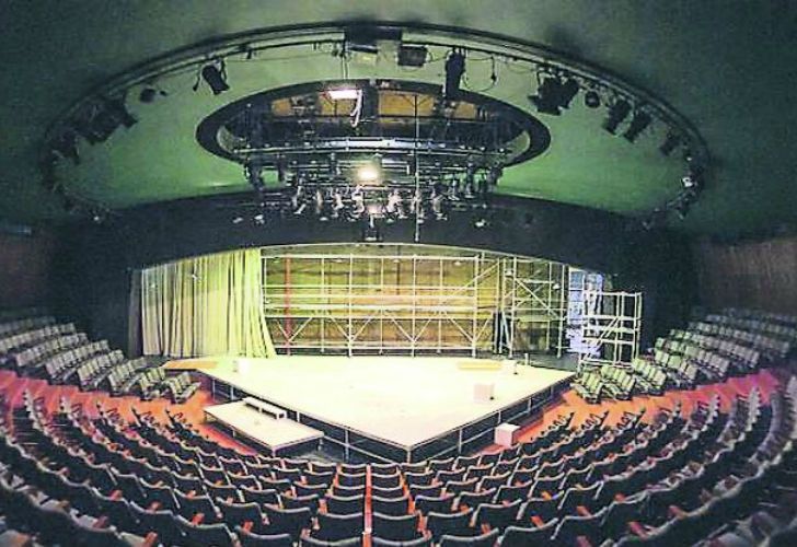 El Teatro San Martín abre sus puertas.