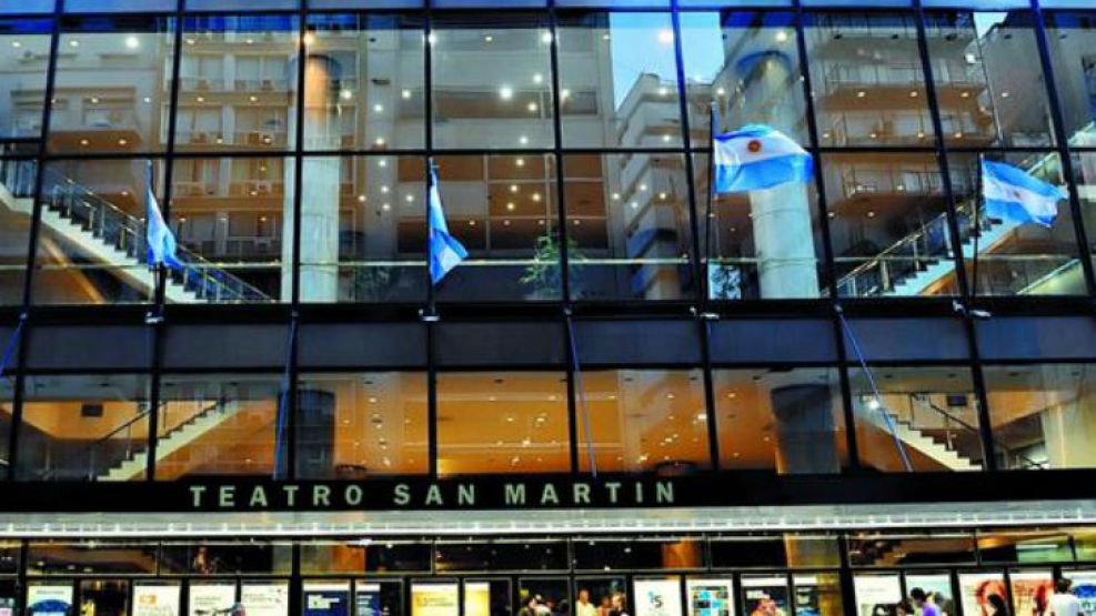 El Teatro San Martín abre sus puertas.