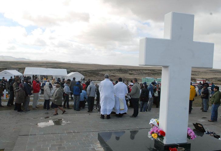 El Comité Internacional de la Cruz Roja iniciará tareas de exhumación e identificación de soldados argentinos.