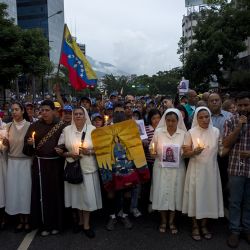 oposicion-venezolana-manifesta-en-homenaje-a-caidos-en-protestas 