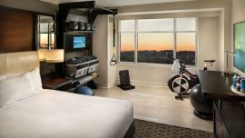 Hilton_Five_Feet_to_Fitness_Room_Full_Room