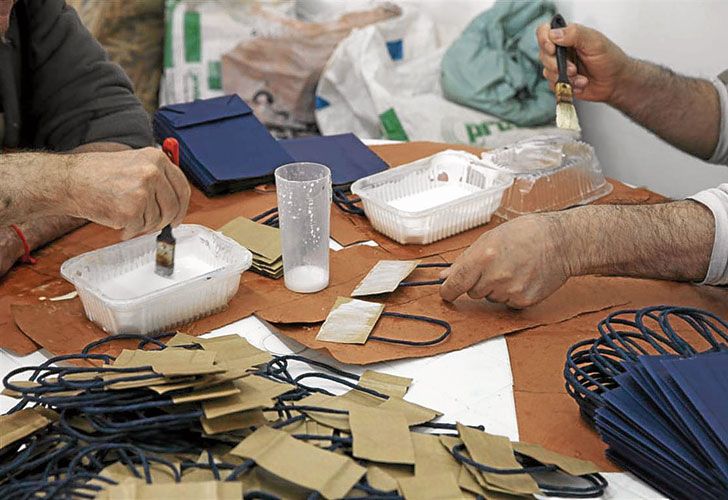 Hoy. El ex número dos de Julio De Vido se distrae con la elaboración de bolsas reciclables. Está desmejorado, sufre de colon irritable y tuvo asistencia psicológica. 