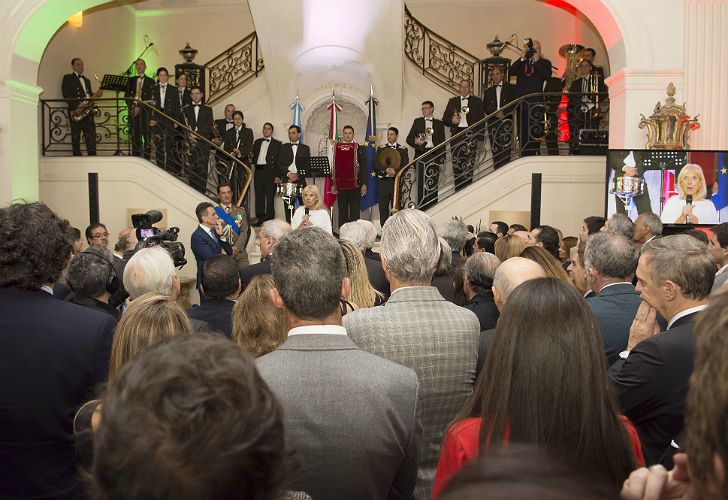 Escena general durante el discurso de la embajadora Teresa Castaldo.