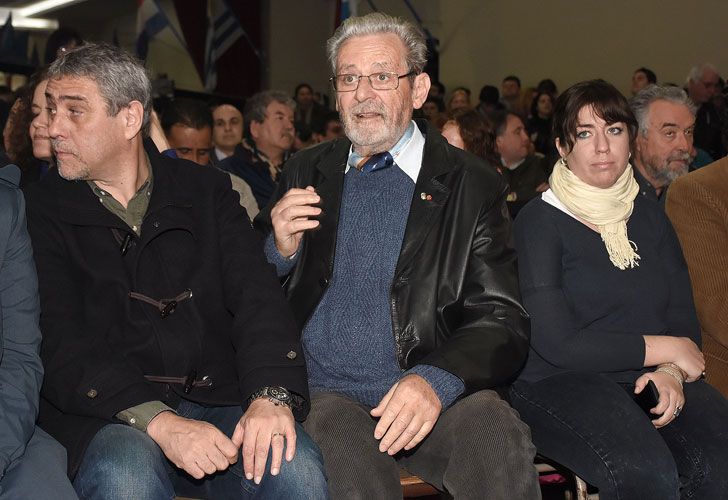 Carlos Kunkel a su familia. De 26 parientes cercanos que comparten su árbol genealógico, 17 trabajaban, en 2013, en organismos del Estado