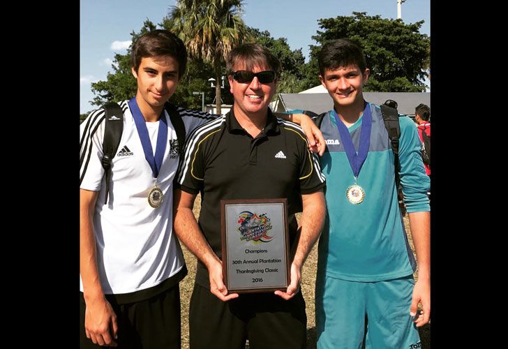 Andres Reyna Defensor, Mariano Palau Coach y Simon Mernoff arquero.