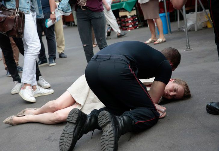 Exministra francesa agredida en plena calle durante campaña de legislativas