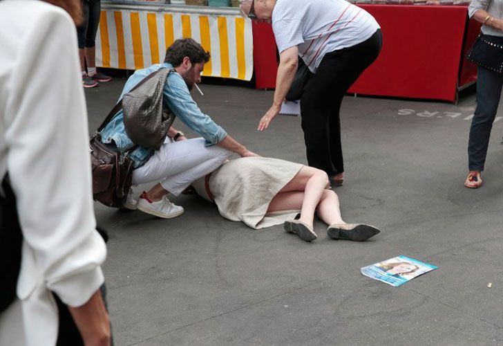 Exministra francesa agredida en plena calle durante campaña de legislativas