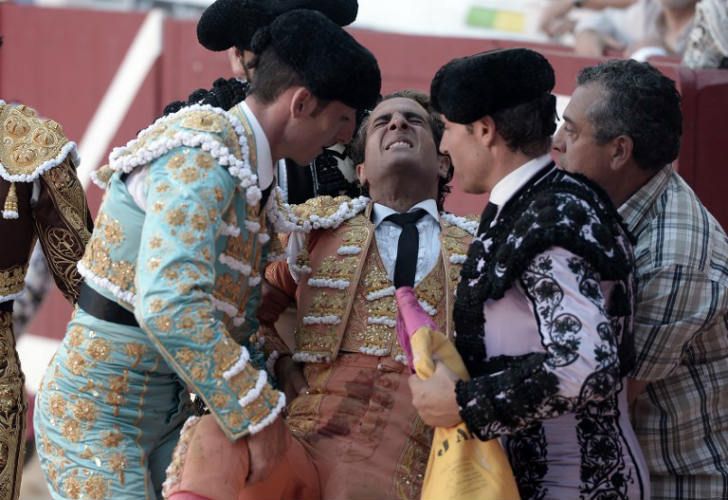 Falleció un torero luego de una cornada en una corrida en una plaza francesa.