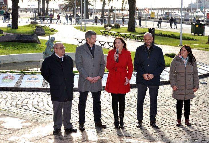 Mar del Plata: Manifestantes escracharon a los funcionarios en la presentación del metrobus