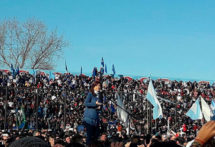 Acto de CFK en el estadio de Arsenal