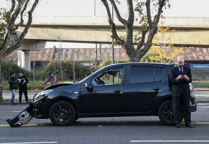 Dos motochorros murieron tras robo, persecución y choque múltiple en Retiro