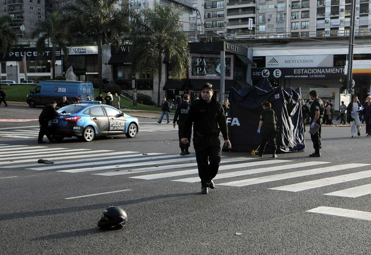 Dos motochorros murieron tras robo, persecución y choque múltiple en Retiro