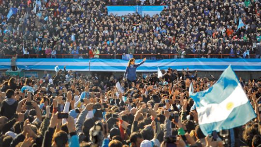 En Arsenal. La ex presidenta volvió el martes pasado al centro de la escena política en un acto, donde mostró por televisión una estrategia comunicacional diferente.