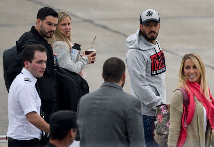 Luis Suárez llegó a Rosario con su familia para asistir a la boda de Lio Messi