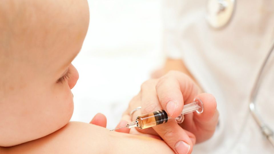Campaña antivacunación con evento en el Congreso.