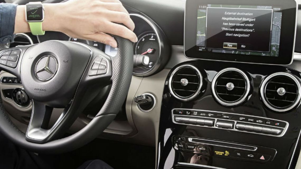 mercedes-benz-apple-watch