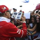 12-vettel-firma-autografos