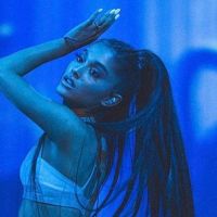 02ariana
