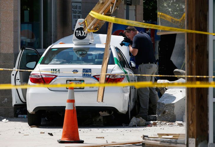 Taxista embiste a personas en el aeropuerto de Boston