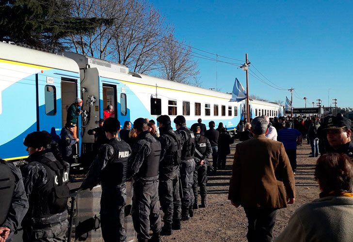 El servicio, dispuesto por la empresa estatal Trenes Argentinos Operaciones, saldrá todos los días desde plaza Constitución a las 15.13