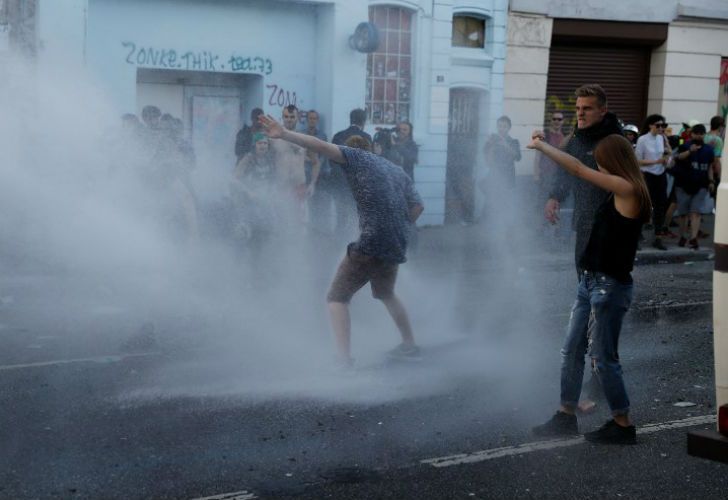 Cerca de 12 mil militantes antoglibalización se manifestaron este jueves en las calles de Hamburgo, en repudio de la cumbre del G20.