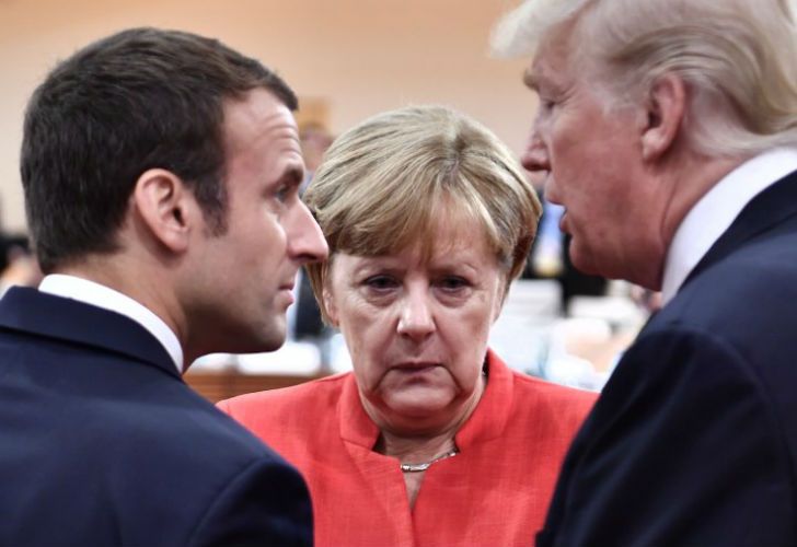 Pese a su discreción, la premier alemana no pudo ocultar su disgusto con Trump y Putin durante la reunión del G20.