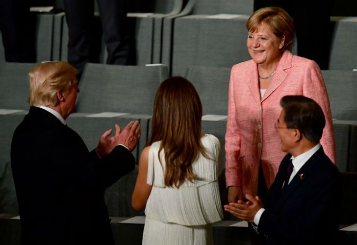 Merkel se distendió recién hacia la noche, con el concierto y la cena para jefes de Estado en el marco del encuentro internacional.