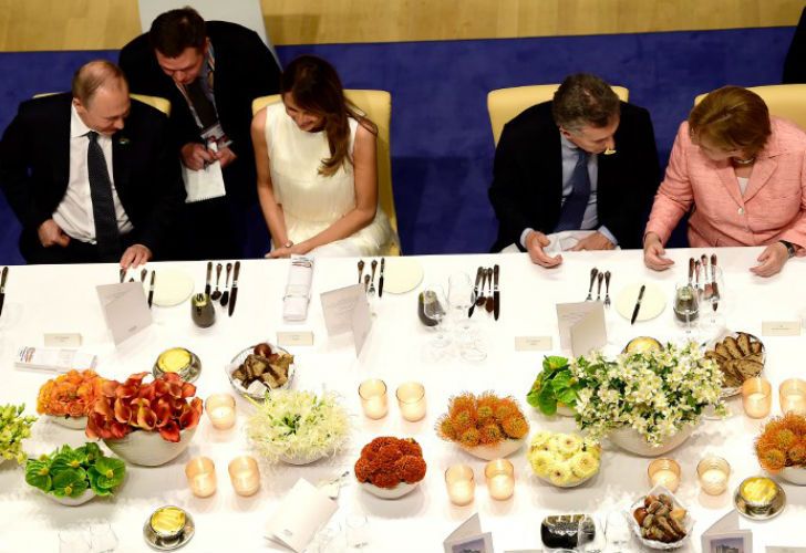 Merkel se distendió recién hacia la noche, con el concierto y la cena para jefes de Estado en el marco del encuentro internacional.