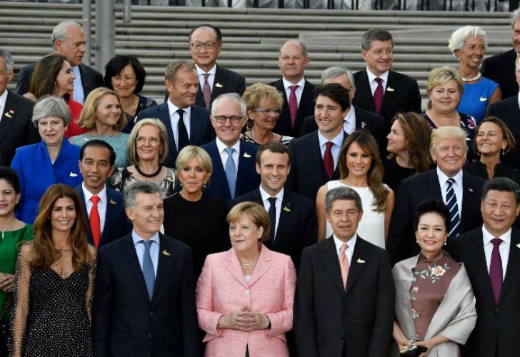 Merkel se distendió recién hacia la noche, con el concierto y la cena para jefes de Estado en el marco del encuentro internacional.