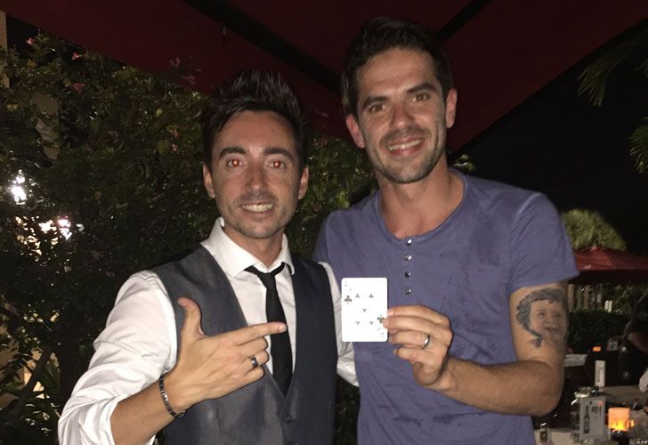 Fernando Gago y el Mago Richard Laffite en el restó Novecento en Brickell, Miami.