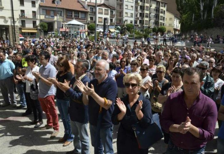 Vecinos del pueblo de Sabiñánigo protestaron pidiendo justicia por Briones.