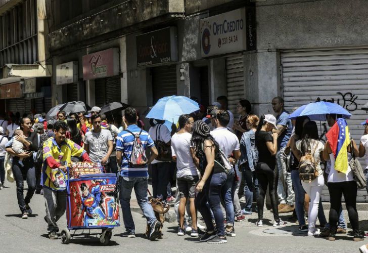 Miles de venezolanos votaron en el referéndum alrededor de todo el mundo.