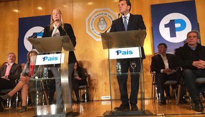 Dueto. Stolbizer y Massa, cuando anunciaron que renunciaban a esos privilegios.