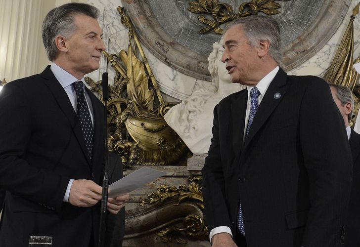 El presidente Mauricio Macri tomó juramento a los ministros de Educación, Alejandro Finocchiaro; y de Defensa, Oscar Aguad.