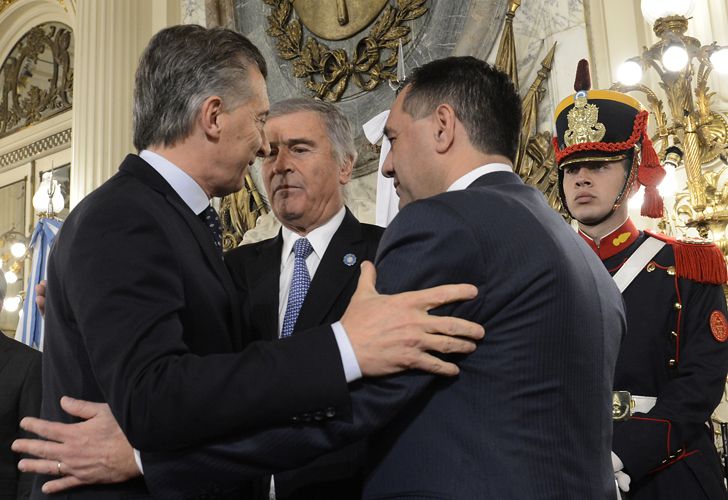 El presidente Mauricio Macri tomó juramento a los ministros de Educación, Alejandro Finocchiaro; y de Defensa, Oscar Aguad.