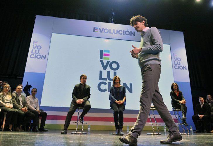 Lousteau lanzó su campaña en el NH Tango