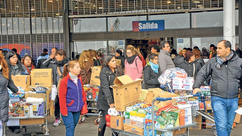 20170723_1222_economia_la-plata-centenares-de-p_541608
