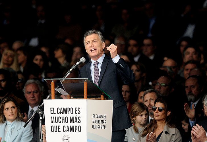 EL PRESIDENTE DE LA NACION, MAURICIO MACRI, ENCABEZA EL ACTO INAUGURAL DE LA 131 EXPOSICION RURAL DE PALERMO, JUNTO AL PRESIDENTE DE LA SRA, LUIS MIGUEL ETCHEVEHERE.