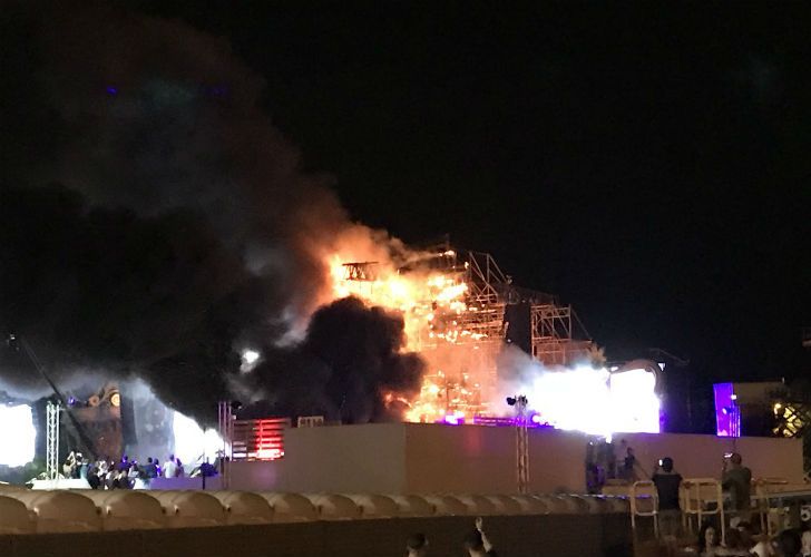 Feroz incendio en un festival de música electrónica en Barcelona. 