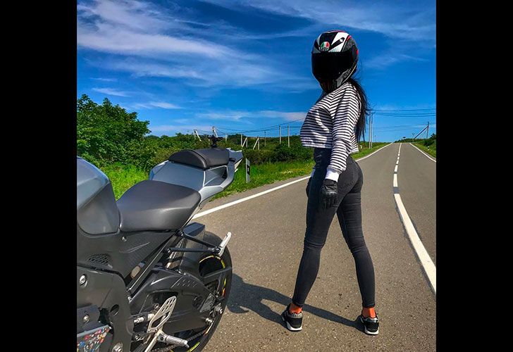 Murió en un terrible accidente la sensual y temeraria Reina de las motocicletas.