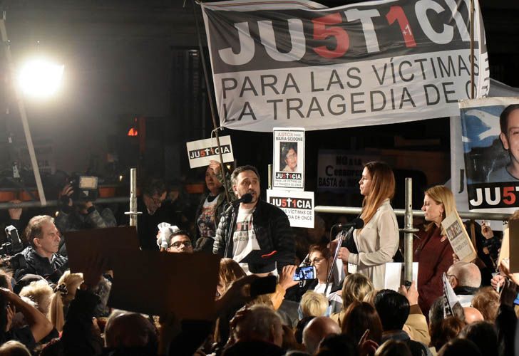 También se pidio "justicia" para los familiares de las víctimas de la Tragedia de Once.