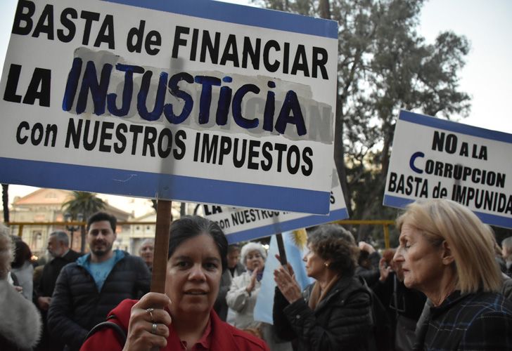 Los manifestantes pidieron avances contra las causas de corrupción.