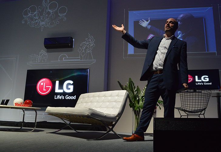 Enrique Laffue, Director de ventas de Consumer Electronics de LG, durante su exposición.