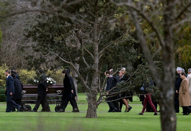 El Rey Guillermo y sus tres hijas acompañaran a Máxima en la ceremonia de despedida de los restos de su padre.