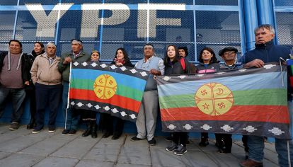 Las empresas negocian en forma particular con las comunidades y denuncian pérdidas millonarias por bloqueos de rutas. Los indígenas ostentan reconocimientos territoriales