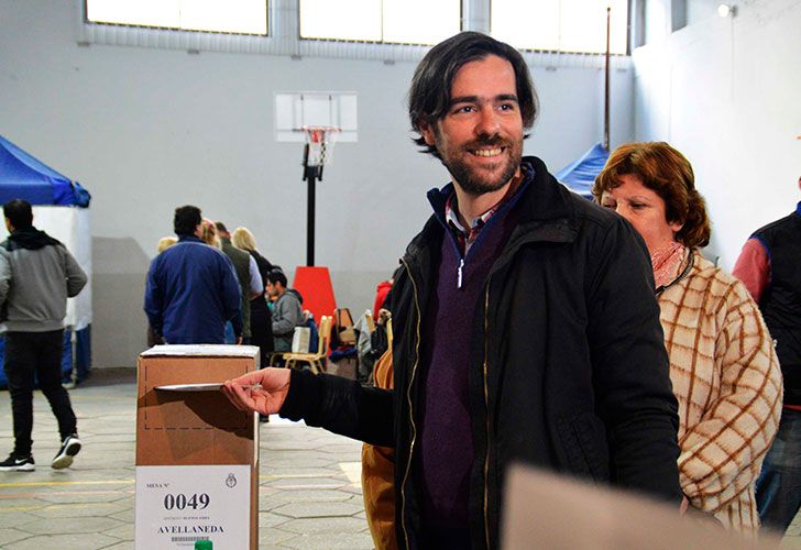 Nicolás del Caño votó a las 9:30 en la mesa 49 del Instituto French de Avellaneda