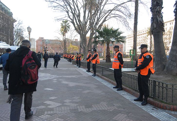 POLICIA FEDERAL Y DE LA CIUDAD CUSTODIAN LA PLAZA DE MAYO Y LOS ALREDEDORES POR LA VISITA DEL VICEPRESIDENTE DE EEUU, MIKE PENCE